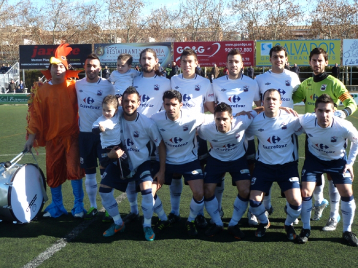 AE PRAT 0-CONSTÀNCIA 0. El vent no acaba de portar aire fresc en el prat de llobregat