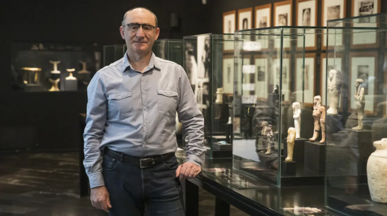 El Museu Egipci de Barcelona va assumir l’any 2018 la responsabilitat científica d’unes excavacions a Sharuna (Egipte Mitjà) on es van localitzar més d’una vintena de blocs d’un temple erigit en època de Ptolomeu I, faraó entre el anys 367 aC i 285 aC. La culminació  del projecte data del 2021. A càrrec de Luis Manuel Gonzálvez, egiptòleg i conservador del Museu Egipci de Barcelona.  Veure més