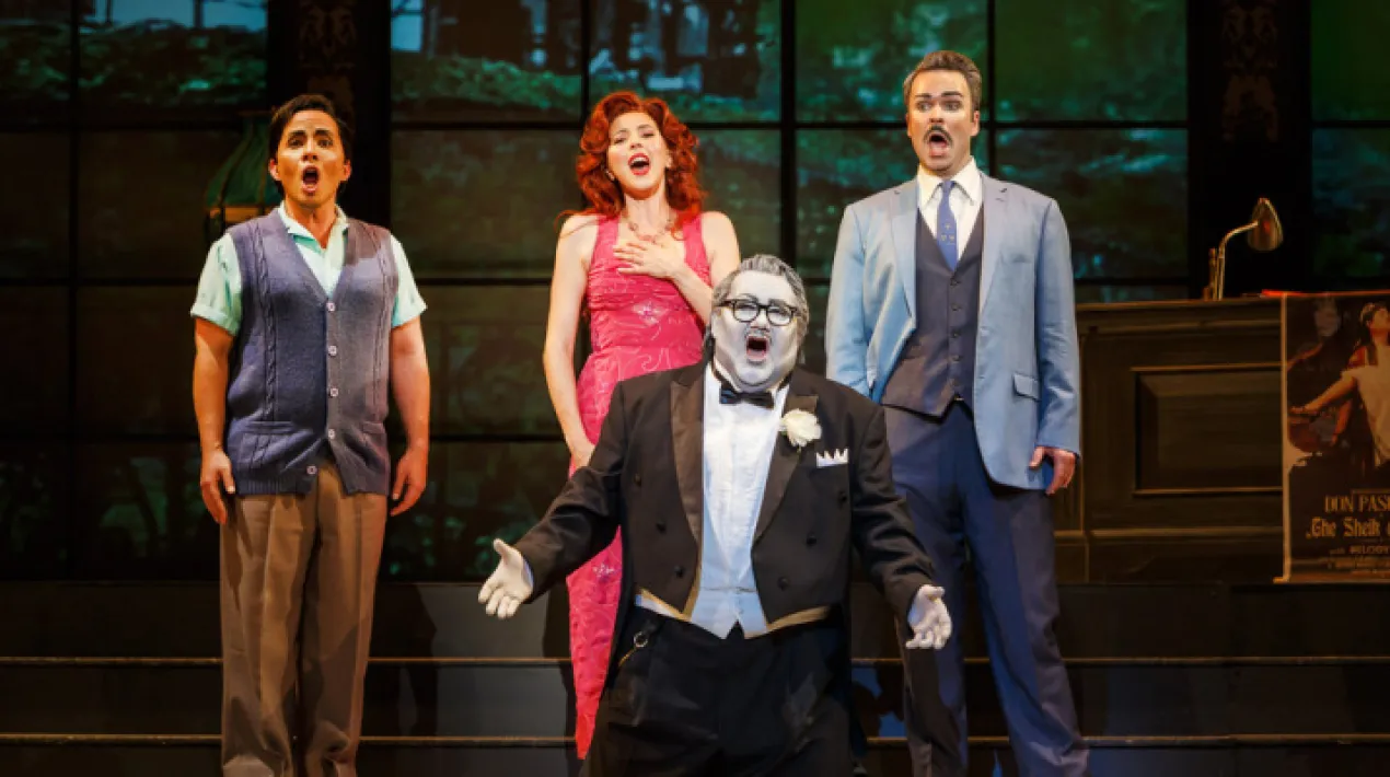 Què és el bel canto? Per què es considera Don Pasquale com el cant de cigne de l’òpera bufa i belcantista? Per què coneixem tantes àries provinents d’aquest període al bell mig del segle XIX? Trobarem respostes a aquestes i altres qüestions a una xerrada on gaudirem del bo i millor d’aquesta època daurada al món de l’òpera, d’una forma propera i amb molts exemples per tal d’iniciar-nos en aquest art fascinant. Xerrada divulgativa a càrrec del músic i col·laborador del Cèntric Miquel Àngel Martínez. Miquel Àngel Martínez. És Professor Superior de Música en l’especialitat de percussió (Premi Extraordinari fi de carrera). Ha estudiat als conservatoris de Castelló, València, Barcelona i a la Musikhochsdule de Würzburg. És Màster en Música com a Art Interdisciplinària per la Universitat de Barcelona i en l’actualitat cursa estudis de doctorat en musicologia a la Universidad de la Rioja. Des de 1999 col·labora amb orquestres com la del Liceu, OBC, Simfònica de Galícia, entre d’altres. Ha treballat també amb el servei educatiu de l’Auditori. Des de 2012 ha realitzat diverses tasques de divulgació i programació musical al Cèntric Espai Cultural. Activitat emmarcada en el cicle Viu l'òpera! Activitat gratuïta amb aforament limitat. No és necessària inscripció prèvia.Veure més