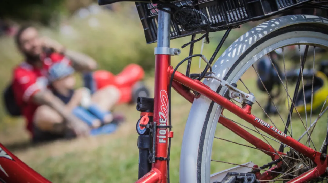 Com fem les petites reparacions de la nostra bicicleta? L'Agrupació Ciclista Prat ens ajudarà a conèixer la mecànica bàsica.Veure més