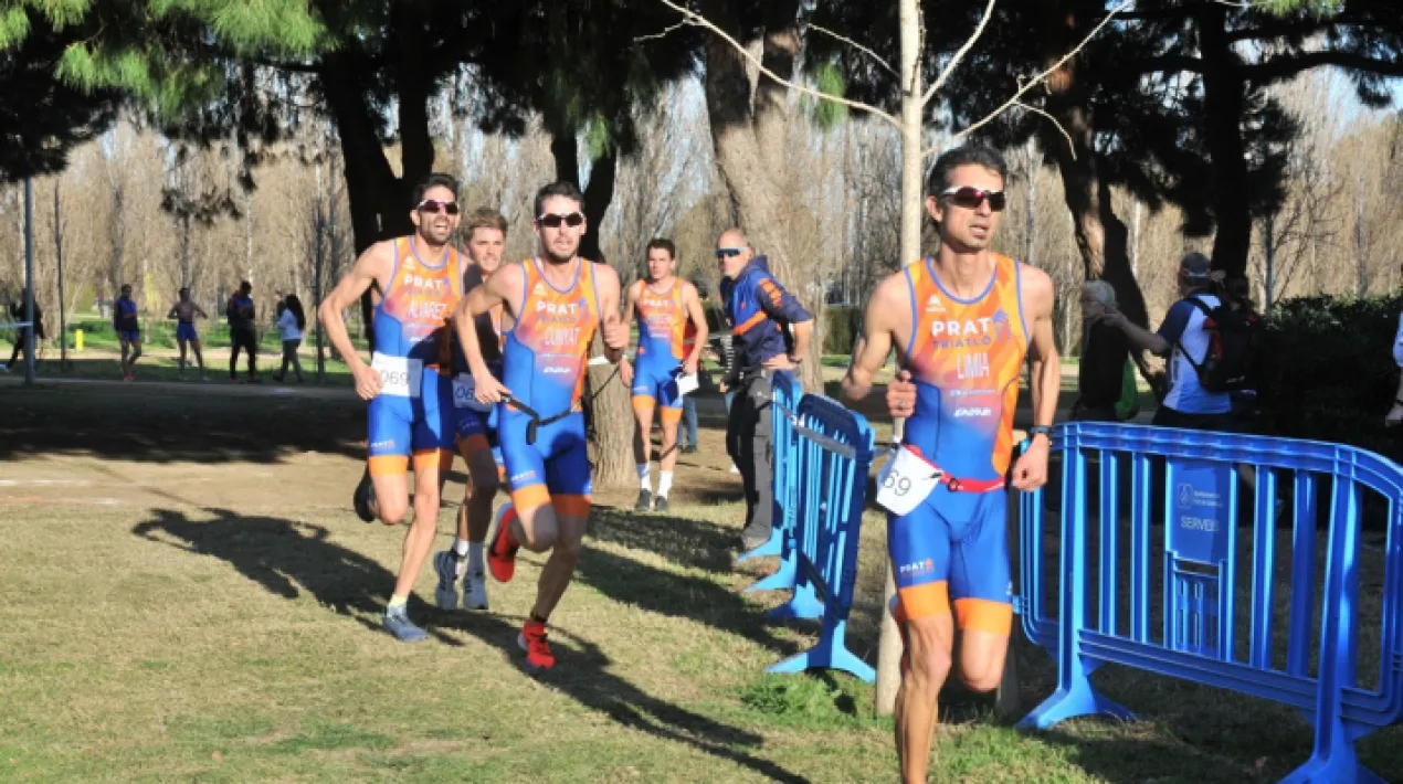Prova per equips consistent en la realitzaci&oacute; de una combinaci&oacute; de cursa a peu, seguida de cursa en bici i finalitzant amb un altre recorregut de cursa a peu, la qual es desenvolupara per l'interior del Parc nou i els carrers que l'envolten. Es preveu lliuramen de premis prova open sobre les 14'00 h i la prova elit a partir de les 17'00 h, en fianlitzar les dues categories.Veure m&eacute;s