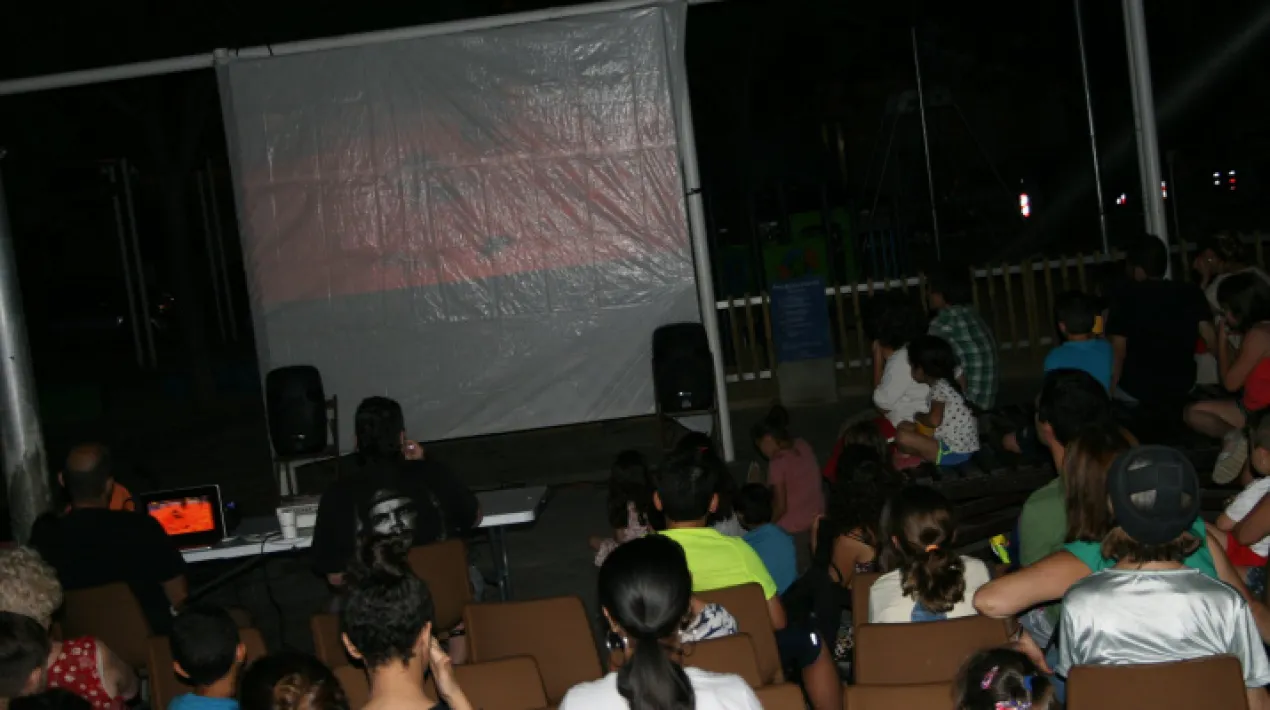 Coop de Cap presenta el Cicle de Cinema Social d’estiu, a l’aire lliure i gratuït amb l’objectiu d’utilitzar aquesta temàtica com un mitjà per expressar el seu compromís social i valors. Projecció de la pel·licula McFarland, sin límites  Veure més