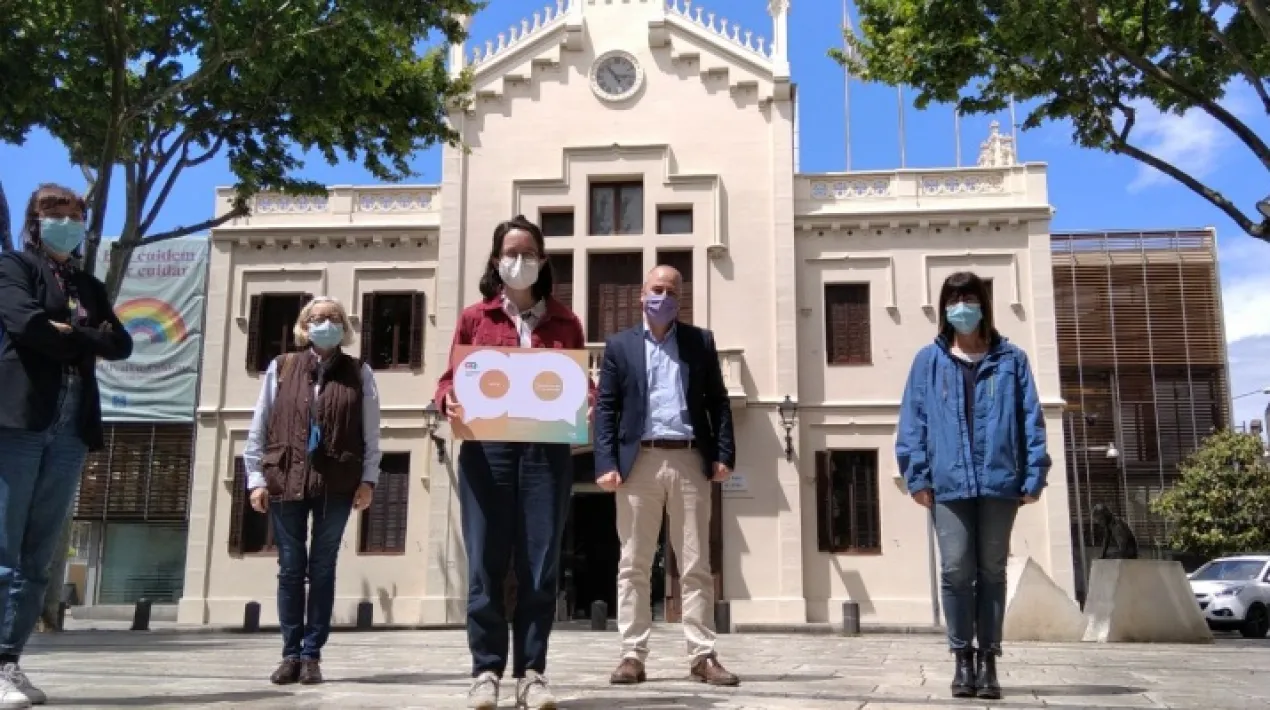  La VI edició dels Reconeixements Administració Oberta als ajuntaments i consells comarcals que atorga anualment l’AOC (Administració Oberta de Catalunya) ha tornat a guardonar enguany l'Ajuntament del Prat. Els premis s'atorguen a partir de l'anàlisi de les dades d’ús dels serveis AOC i dels webs de 947 ajuntaments i 42 consells comarcals.  L’objectiu dels Reconeixements Administració Oberta és valorar i reconèixer la implantació i l’ús dels serveis d’administració electrònica en els ens locals i la seva conseqüent transformació digital en la seva relació amb la ciutadania i en la seva gestió interna. Enguany han estat guardonats 76 ens locals catalans, entre els quals el consistori pratenc.  L'AOC elabora un Índex de Maduresa Digital gràcies al qual les administracions locals tenen a la seva disposició informació rigorosa per conèixer el seu estat de situació, els seus punts forts i els àmbits de millora. També es poden fer comparacions amb altres administracions similars o bé amb les que lideren la transformació digital. L’Índex de Maduresa Digital és una iniciativa única, tant a nivell estatal com europeu.Veure més