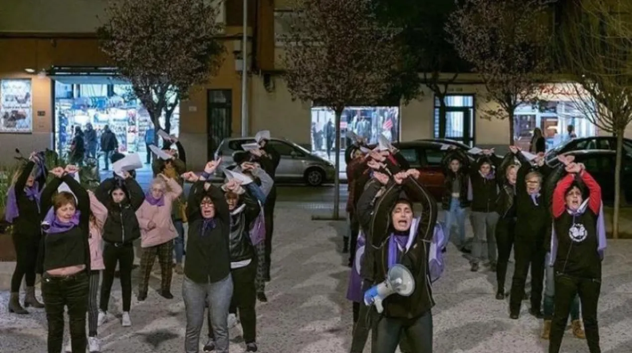 Activitat organitzada pel col.lectiu @v&iacute;dues08820, amb el suport del &nbsp;Consell de Dones del Prat, per&nbsp;commemorar el Dia Internacional de les Dones. Es realitzaran diversos assajos a la Pla&ccedil;a agricultura, per concretar una&nbsp;coreografia conjunta&nbsp;per la marxa reivindicativa del dia 7 de mar&ccedil;&nbsp;(just abans del acte central a la Pla&ccedil;a Catalunya) Per m&eacute;s informaci&oacute;:&nbsp;vidues08820@gmail.comVeure m&eacute;s