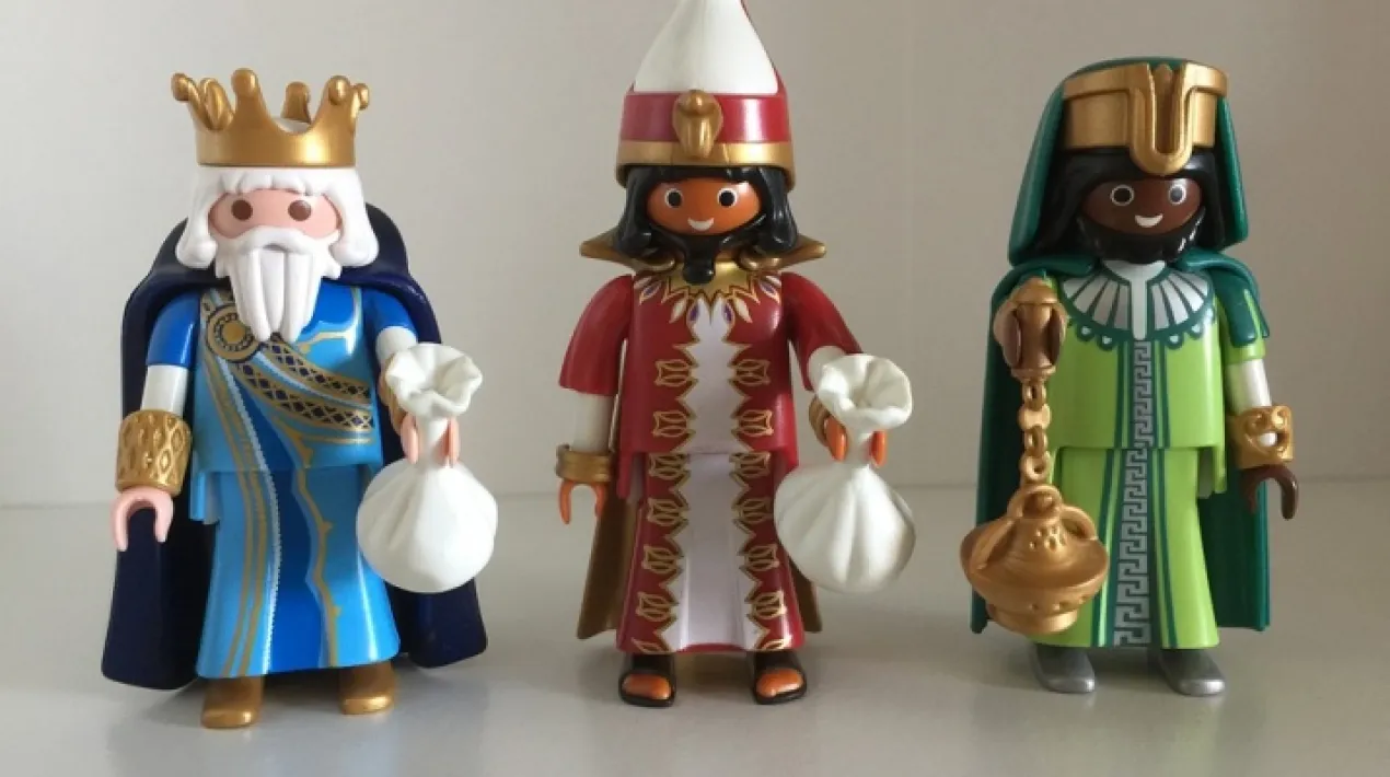 Dies abans de la Diada de Reis, apareixen a diversos indrets de la ciutat els Carters i les Carteres&nbsp;Reials, personatges que precedeixen l'arribada dels Reis d'Orient i que&nbsp;recullen les cartes dels nens i nenes del Prat.&nbsp; La Cartera Reial rebr&agrave; les peticions dels petits de la casa el dia 29&nbsp;de desembre, a partir de les 18h, al Centre C&iacute;vic Sant Jordi- Ribera Baixa, i a&nbsp;les 19h, xocolatada! &nbsp;Veure m&eacute;s