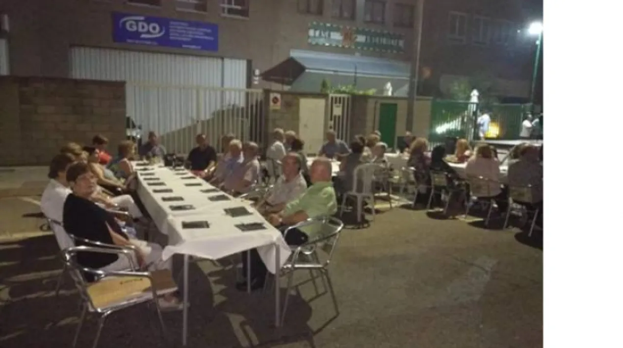 Sopar i revetllaVeure més
