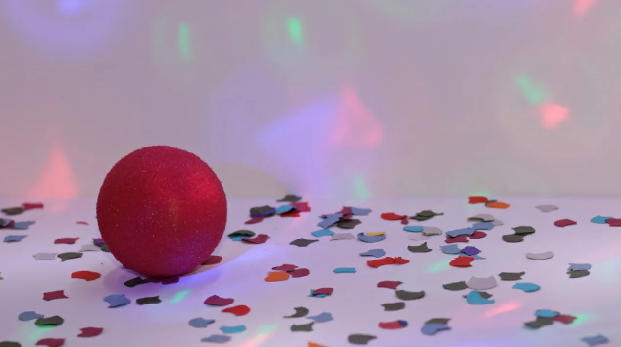 Espai quinzenal de descoberta i pr&agrave;ctica de circ adre&ccedil;at a fam&iacute;lies amb infants de 6 a 10 anys. A cada sessi&oacute;, professionals de les diferents disciplines circenses ens acompanyaran per apropar-nos a les diverses t&egrave;cniques i facilitar la seva pr&agrave;ctica. Nassos vermells, jocs de moviment i exercicis d'improvisaci&oacute; &eacute;s el que en proposa aquesta sessi&oacute; de 'Circ en fam&iacute;lia' per con&egrave;ixer que significa ser clown. Tallerista: F&eacute;lix Moreno &nbsp;Veure m&eacute;s