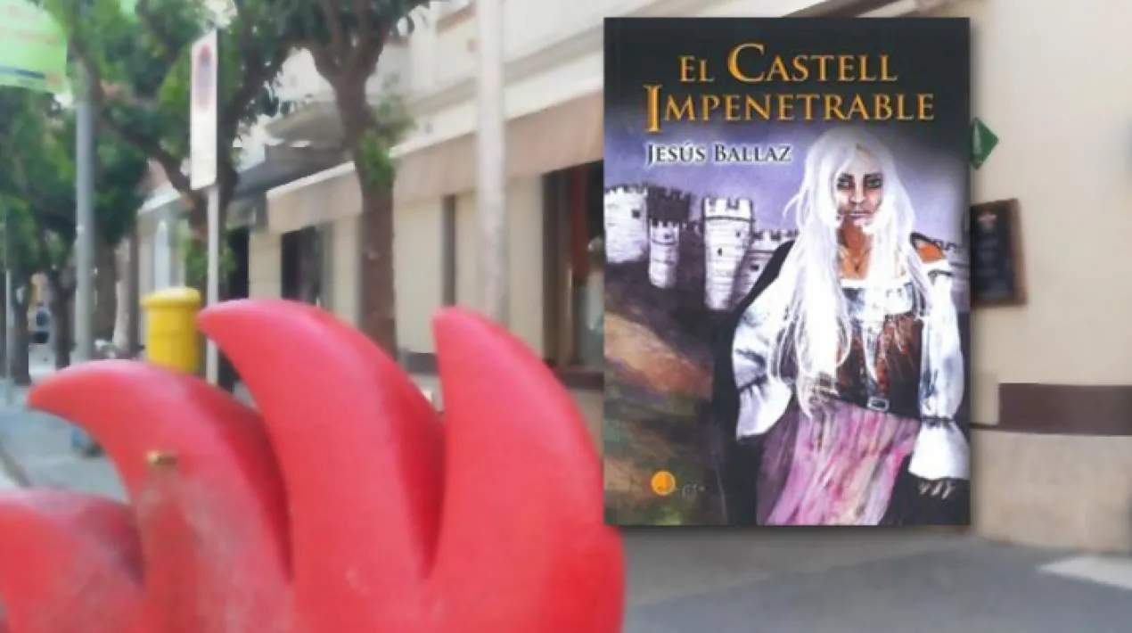 Club de lectura dinamitzat pel CNL del Prat de Llobregat El Castell impenetrable, Jesús Ballaz L’Efal, un jove tuareg, abandona la seva tribu per anar a buscar la Zayda. Per trobar-la, ha d’arribar fins al mar, ja que la noia ha sigut segrestada per uns pirates. Per altra banda, en Thor, un jove procedent de Dinamarca, parteix amb els seus pares a la cerca del Castell de Calatrava, que va pertànyer a la seva família durant molts anys i que els va ser arravatat per uns pirates encapçalats per una jove bella i cruel. La història d’ambdós nois convergirà en aquest castell després de passar nombroses aventures i desventures.Veure més