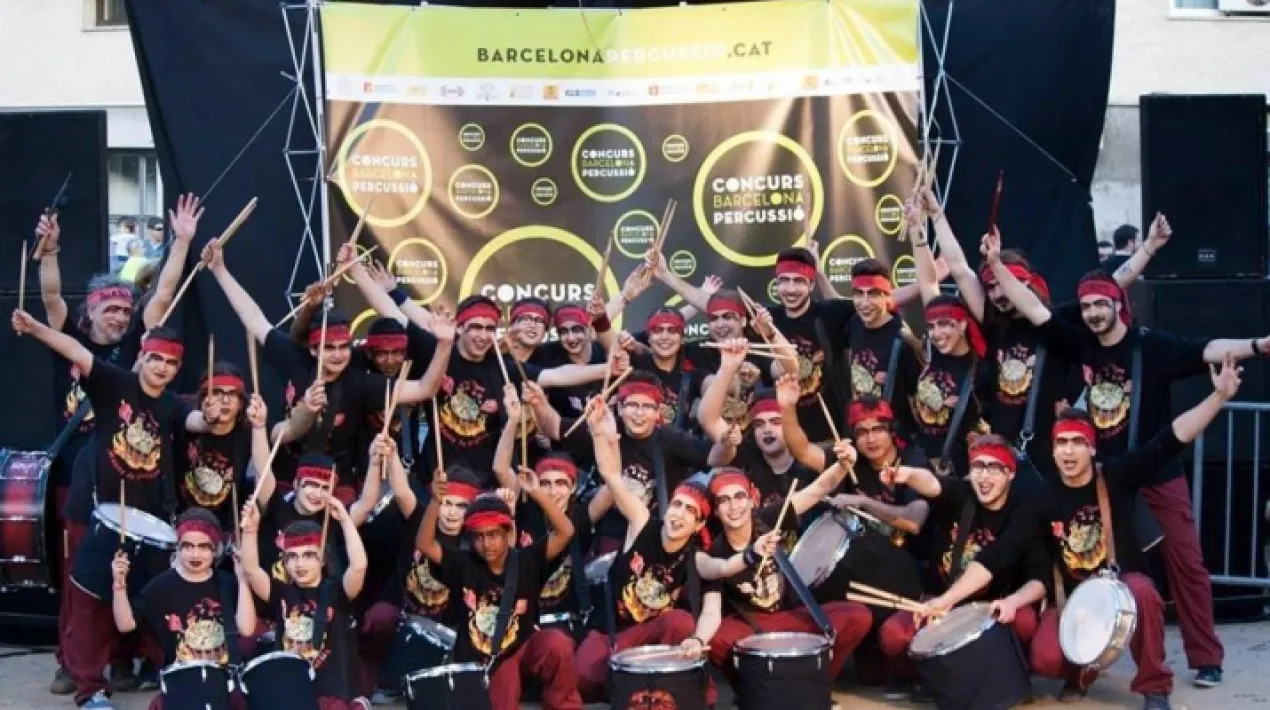 Presentació d’aquest llibre que recull les partitures del grup de percussió de Diables del Prat.  Abans de la presentació, a les 19 h, tabalada des de la plaça de la Vila fins al Cèntric.   Recorregut cercavila: pl. de la Vila, Ferran Puig, Frederic Soler, Av. Verge de Montserrat, Pau Casals, Av. Verge de Montserrat, Jaume Casanovas, pl. Mestre Estalella i Cèntric.Veure més