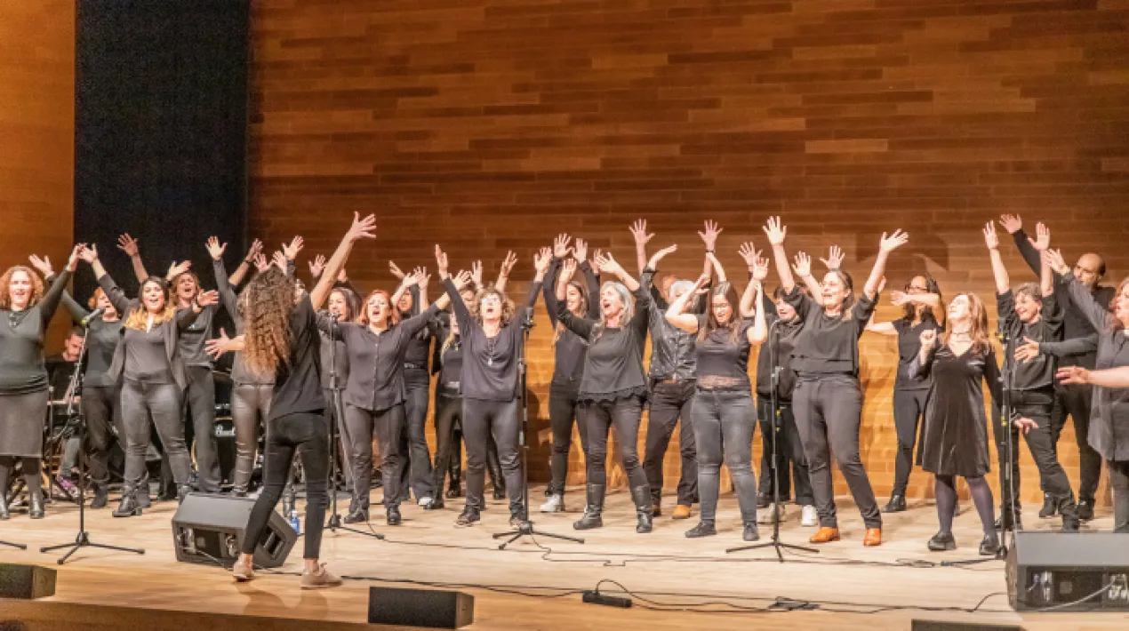 Concert d'estiu del Cor d'Adults d'alumnat de L'Escola d'Arts en Viu al Porxo de Torre BalcellsVeure més