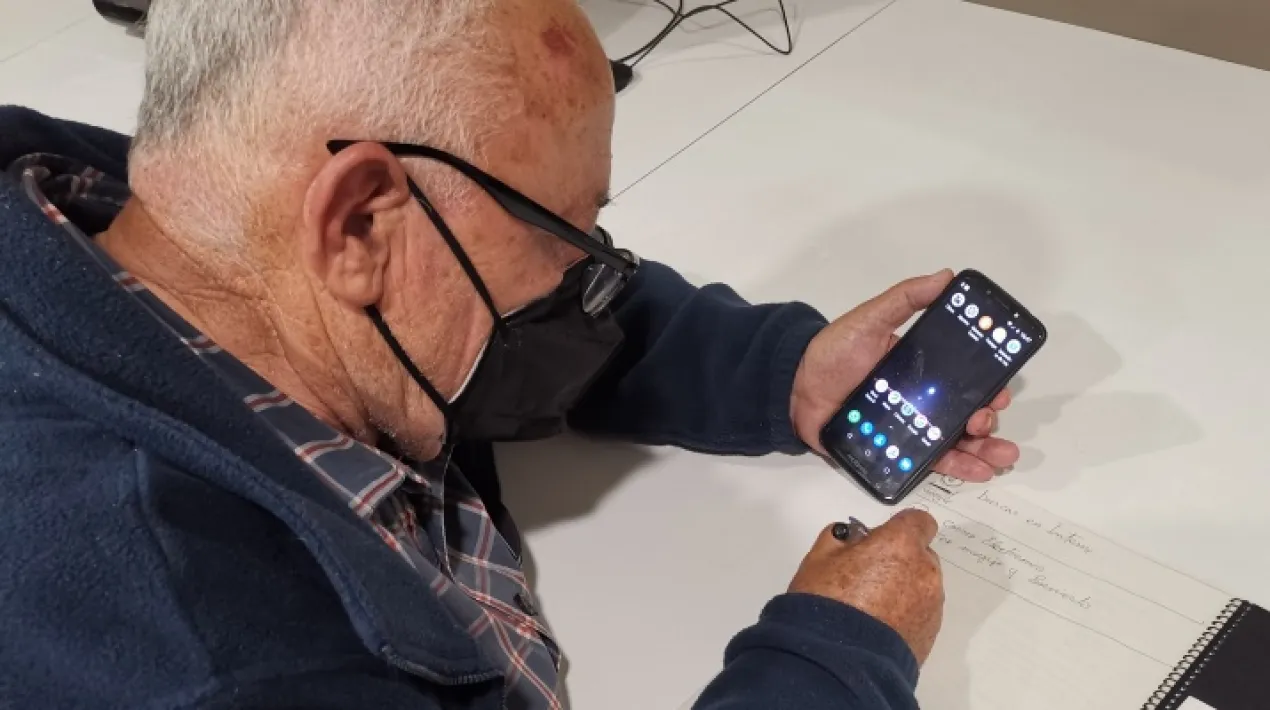 Els Dilluns Digitals són un espai d'assessorament bàsic, per compartir dubtes i inquietuds sobre els vostres telèfons mòbils, les xarxes socials i altres temes digitals quotidians. Durant les sessions, podem resoldre conjuntament incerteses que us van sorgint amb l'ús de les tecnologies, i organitzarem píndoles formatives per abordar les necessitats que ens feu arribar.  Cal fer inscripció prèvia trucant al Centre Cívic: 933741580 o enviant un e-mail a ccriberabaixa@elprat.cat    Veure més