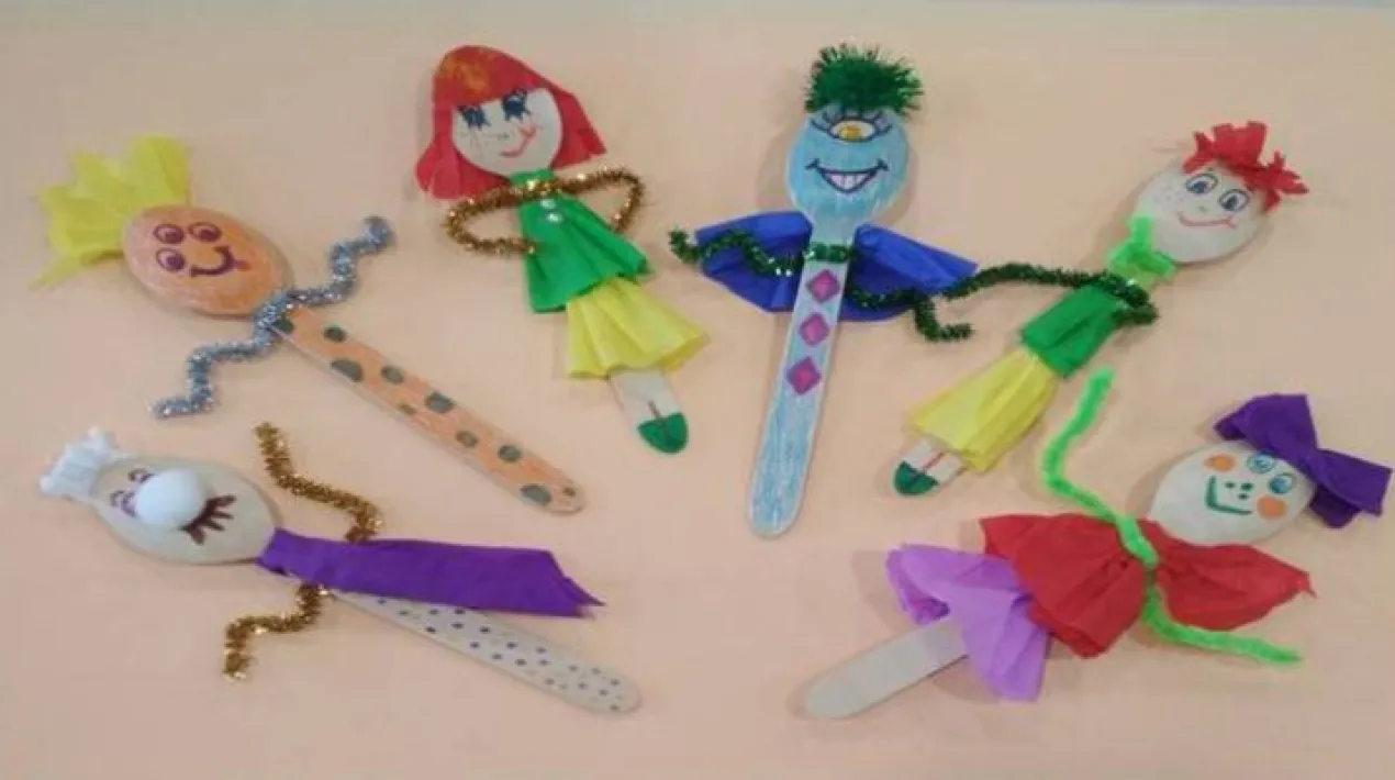 A la carpa de Criança trobareu informació sobre els serveis d’atenció a les famílies amb infants de 0 a 3 anys que ofereixen suport a la criança i a l’educació dels fills i filles. Al taller infantil la canalla podrà fer un titella divertit inspirat en els membres de la seva família.Veure més