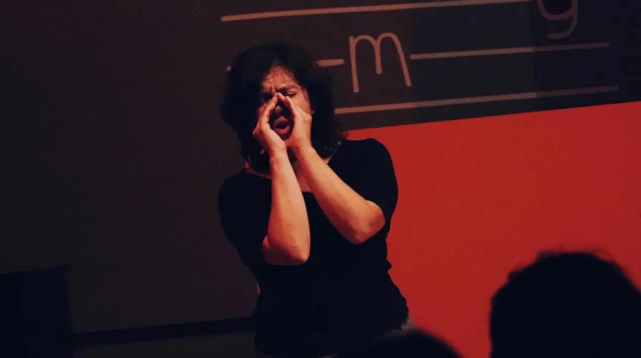 Per qu&egrave; les princeses sempre han de ser rescatades per pr&iacute;nceps? En aquesta sessi&oacute; descobrirem princeses valentes i pr&iacute;nceps que sospiren per petons de bona nit. Espectacle per a p&uacute;blic familiar a partir de 4&nbsp;anys.Veure m&eacute;s