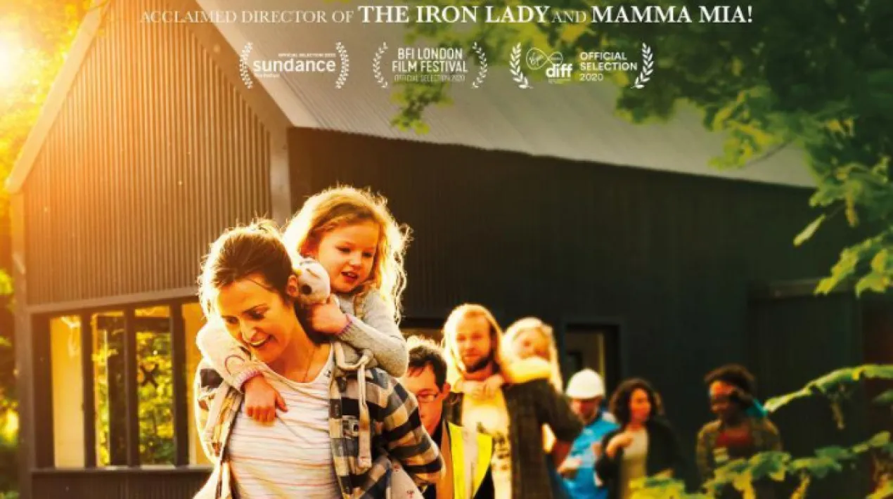 2020, Irlanda, Regne Unit Idioma: anglès Durada: 97’ Classificació: No recomanada per a menors de 16 anys Direcció: Phyllida Lloyd Intèrprets: Clara Dunne, Harriet Walter, Ian Lloyd Anderson, Conleth Hill, Molly McCann, Ruby Rose O’Hara   Farta d’un marit que la maltracta, Sandra decideix abandonar-lo i reconstruir la seva vida. Amb dues filles a càrrec, la lluita per obrir-se camí estarà plena de dificultats, començant per buscar una nova llar. ------------------------------------------------------------------------------------------------------------- Durant l’activitat, és obligatori l’ús de la mascareta i no moure's de la localitat assignada. Cal rentar-se les mans. Disposem de gel desinfectant. Cal mantenir la distància de seguretat.Veure més