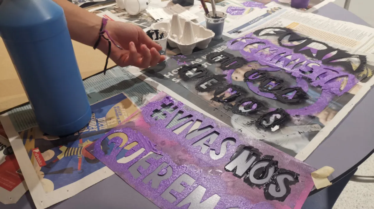 Vine al Ribera a fer les teves pancartes i xapes reivindicatives per al 8M. I com cada dijous, tamb&eacute; podreu fer &uacute;s del nostre espai de trobada, on passar una estona, compartint amb altres joves&nbsp;els nostres jocs de taula.Veure m&eacute;s