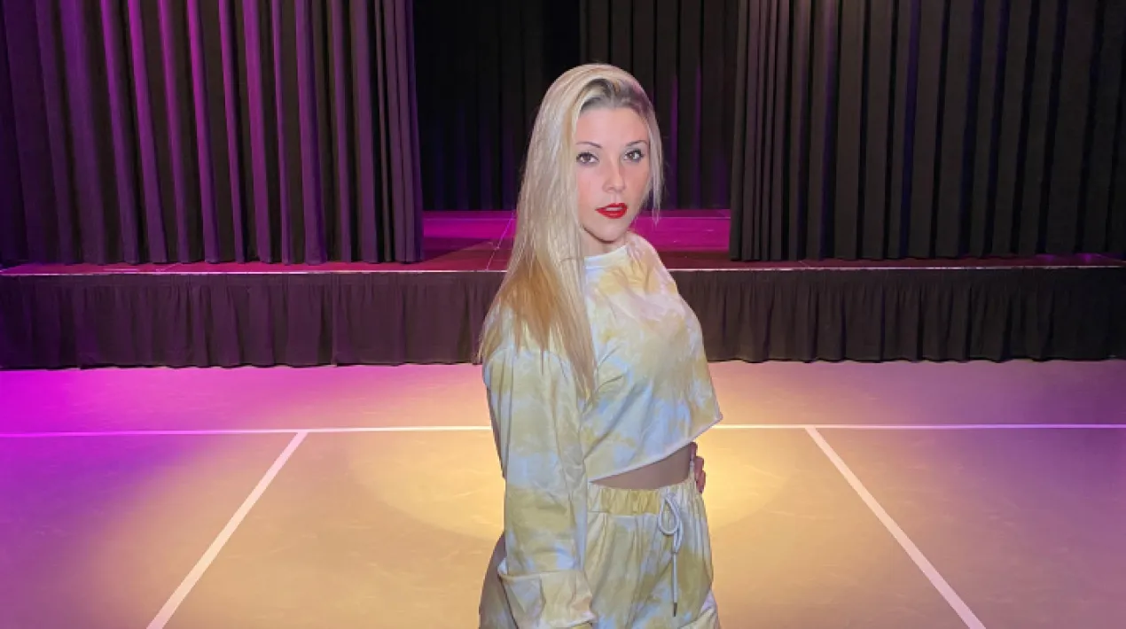 Recomanat a partir de 8 anys.   Píndola per aprendre a crear i enregistrar una coreografia al Tik Tok, amb les eines més bàsiques com un telèfon mòbil. A càrrec de Raquel Vázquez.        Veure més