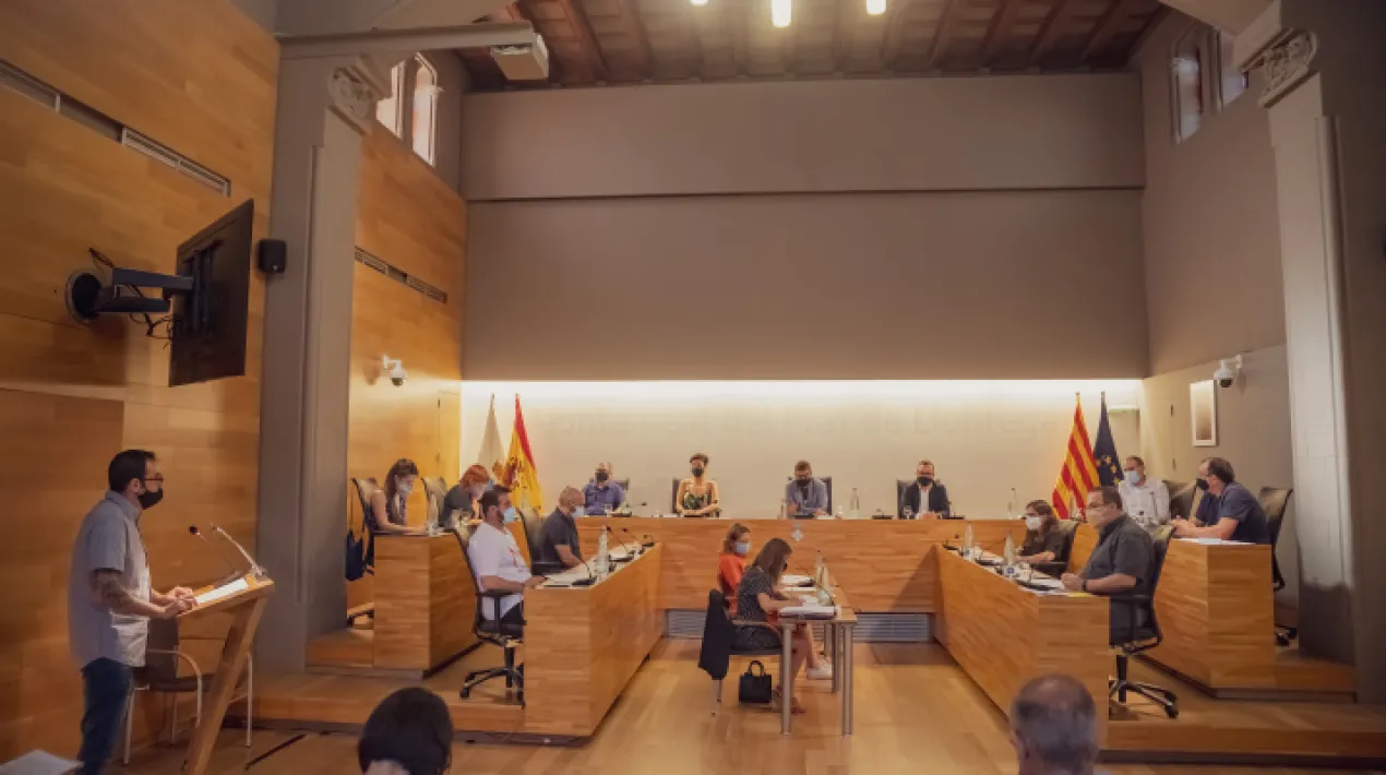 Ordre del dia   1.- Aprovació de l'acta de la sessió anterior.   I.- PART RESOLUTIVA   C.I. D'ECONOMIA, GOVERNANÇA, SEGURETAT CIUTADANA I DESENVOLUPAMENT ECONÒMIC   Gestió Tributària 2.- Aplanament en els recursos contenciosos administratius contra liquidacions de l'Impost sobre l'increment de valor dels terrenys de naturalesa urbana (exp. 11510/22). 3.- Concessió de beneficis fiscals a la Cooperativa Obrera de Viviendas per a la construcció d'un d'edifici d'habitatges (exp. 12679/22). Govern Obert i Qualitat Democràtica 4.- Aprovació de la revisió del padró municipal d'habitants en referència a l'1 de gener de 2022 (exp. 10292/22).   C.I. D'URBANISME, ACCIÓ AMBIENTAL, ENERGIA, SERVEIS I CIUTADANIA   Habitatge 5.- Aprovació del Pla Local de Rehabilitació del Prat de Llobregat 2021-2027 (exp. 36747/21). Assumpte sense dictaminar Acció Ambiental i Energia 6.- Presa en consideració de la Memòria justificativa de l'activitat econòmica per l’explotació de diversos serveis energètics i el projecte d'Estatuts de la societat (exp. 30029/21). Assumptes sobrevinguts   II.- PART DE COMUNICACIÓ I PARTICIPACIÓ Alcaldia 7.- Presa de coneixement dels decrets d'Alcaldia i resolucions dels tinents i tinentes d'alcalde, així com dels acords adoptats per la Junta de Govern Local, des de l'últim Ple.   DECLARACIONS I MOCIONS 8.- Moció de suport a la creació de la institució 