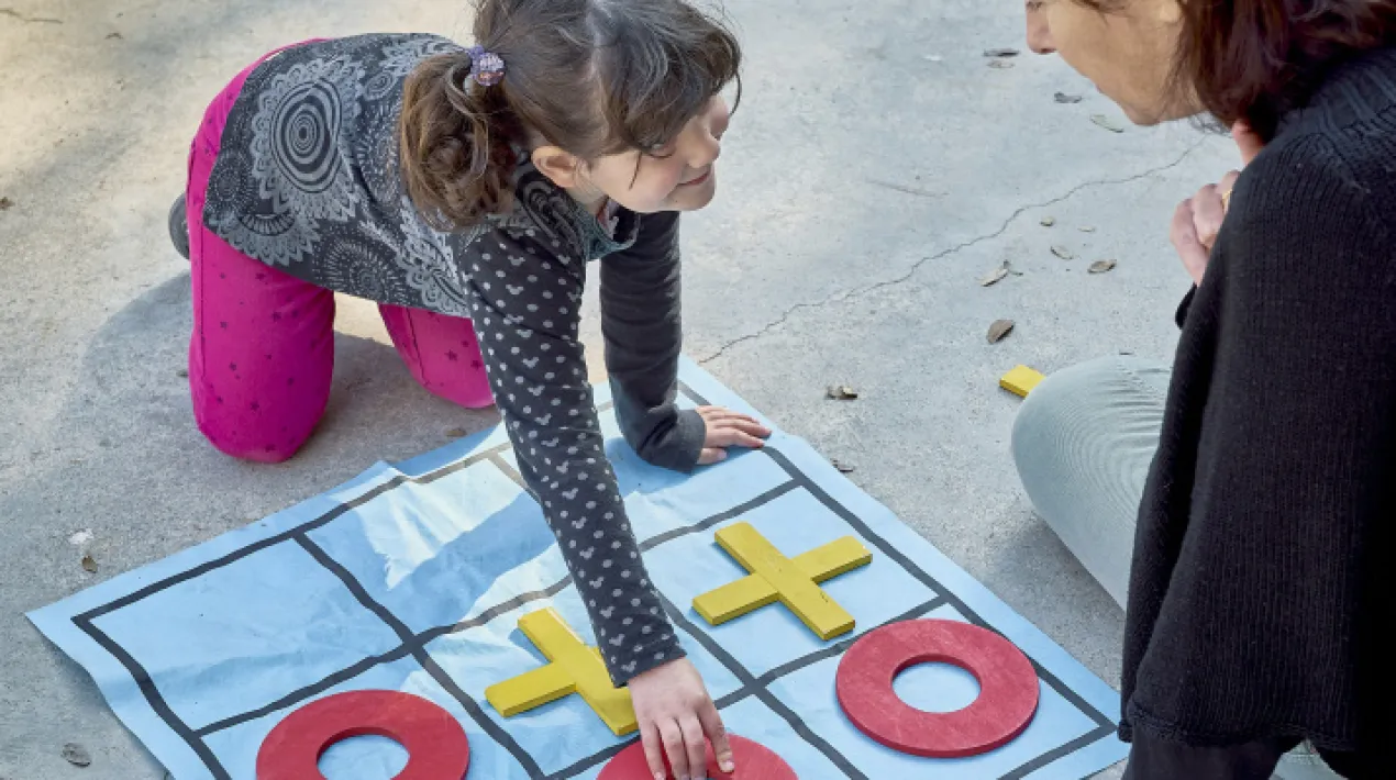 Ens agrada jugar i &eacute;s molt divertit fer-ho per la porta gran. Presentem jocs gegants, de f&agrave;cil manipulaci&oacute; i per compartir amb totes aquelles que tinguin ganes de jugar amb nosaltres.Veure m&eacute;s