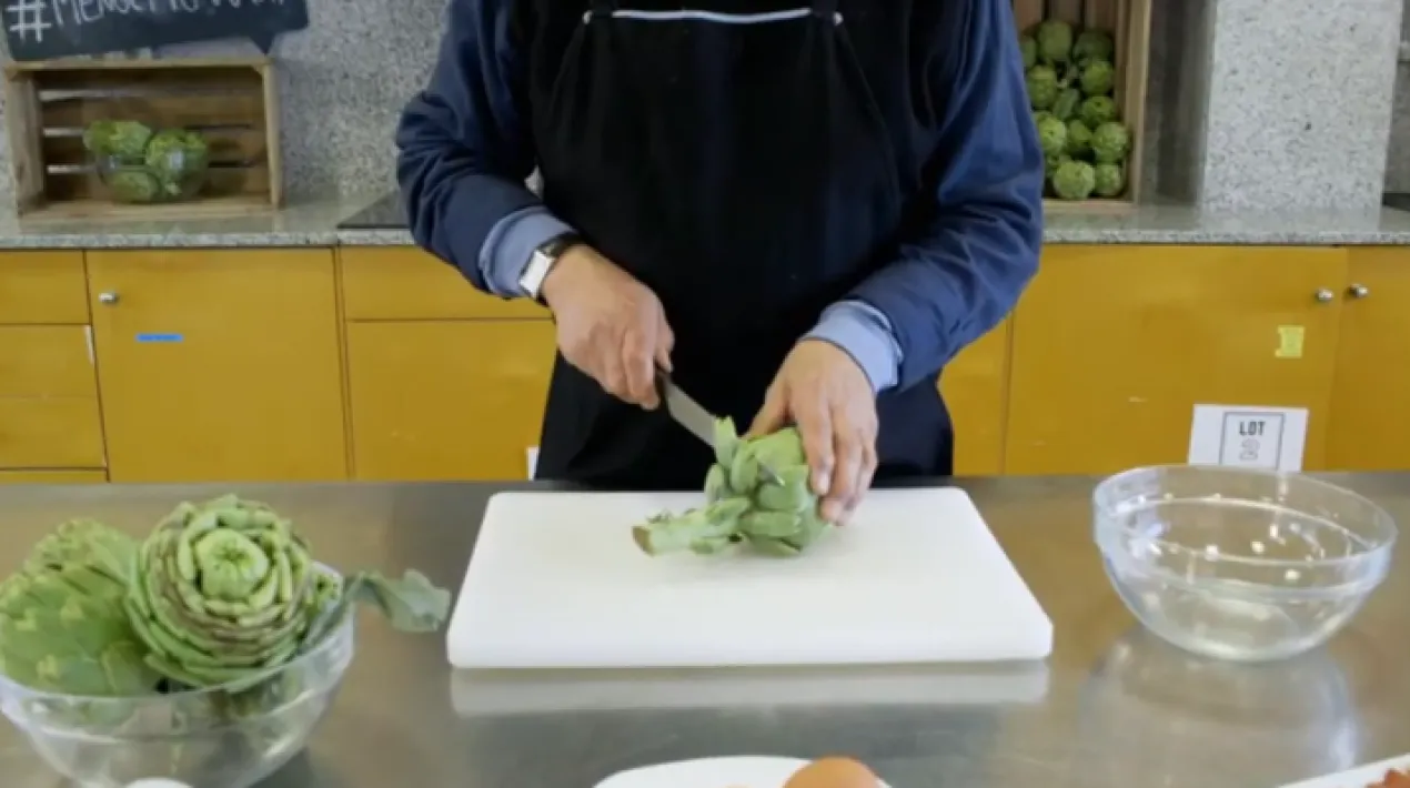 'La Cocina de mi vecina', nom del grup d'intercanvi de receptes i sabers culinaris, que es troba cada divendres al centre cívic, obre les portes i convida a tothom que vulgui sumar-se a una trobada gastronòmica a la cuina del Ribera, on la carxofa del Prat serà la protagonista de les receptes que es prepararan. Una trobada on intercanviar receptes, consells culinaris i passar una bona estona amb veïns i veïnes que comparteixen el gust per la cuina i en aquest cas també per la carxofa. Pinta tot boníssim! Cal inscripció prèvia, aforament limitat. Consulteu la resta d'activitats de les Festes de la Carxofa!Veure més