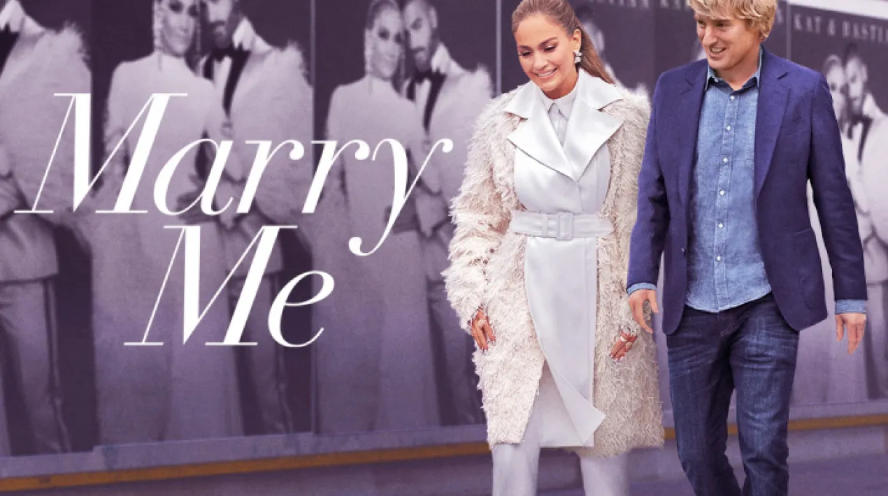 T&iacute;tol original: Marry Me Direcci&oacute;: Kat Coiro Gui&oacute;: Harper Dill, John Rogers, Tami Sagher. Int&egrave;rprets: Jennifer Lopez, Sarah Silveman, Owen Wilson, Maluma, John Bradley, Chloe Coleman, Michelle Buteau, Stephen Wallem, Marko Caka. G&egrave;nere: Com&egrave;dia rom&agrave;ntica Durada: 112 min. &nbsp; Les s&uacute;perestrelles de la m&uacute;sica: Kat Valdez i Bastian es volen casar davant d&rsquo;una audi&egrave;ncia mundial de fans. &nbsp;Per&ograve; quan Kat s&rsquo;assabenta, segons abans de fer els vots de matrimoni, que Bastian l&rsquo;ha estat infidel decideix casar-se amb Charlie, un desconegut que es trobava entre el p&uacute;blic.Veure m&eacute;s