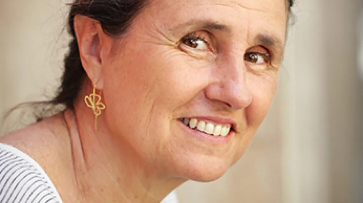 Mireia Darder va néixer a Barcelona el 1959 i és doctora en psicologia i cofundadora de l’Institut Gestalt de Barcelona, terapeuta Gestalt i Corporal, experta en Sexualitat femenina. Al 2015 va escriure Nascudes per al plaer, on parla d’una societat millor que passa per la construcció d’un home més sensible i emocional i una dona amb més empenta, convençuda de la seva potència sexual i que sàpiga gaudir del sexe sense haver de demanar disculpes.  Mireia ens parlarà de gaudir al màxim del plaer i del teu cos. Una bona sexualitat significa salut i benestar i, en aquest sentit, s'abordaran qüestions al voltant d'aquest tema.        Veure més