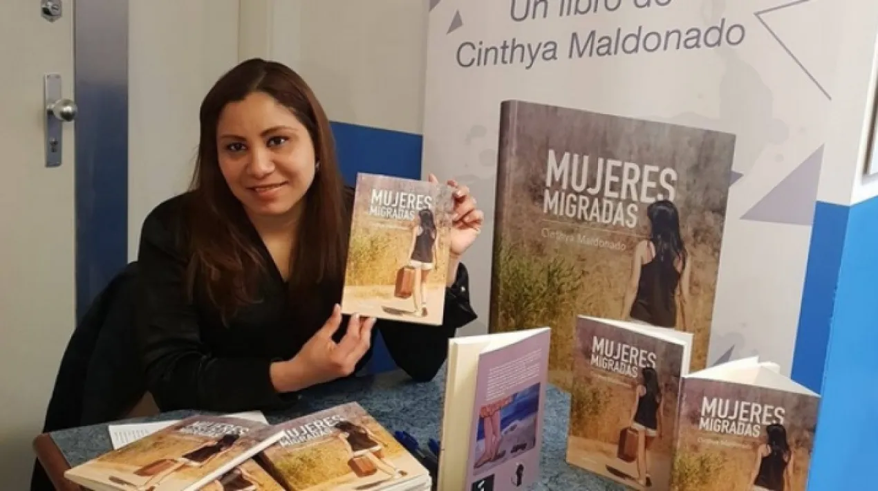 Des del la Comissió ‘En Femení’, que impulsa el Centre Cívic Sant Jordi-Ribera Baixa ens sumem a la commemoració del Dia internacional per a l'eliminació de la violència contra les dones, impulsant diverses propostes al voltant del 25 de novembre, en el marc del projecte #EnFemení, del que formen part entitats i grups del territori (o vinculats a l’equipament). En aquesta ocasió, organitzem de forma compartida amb l'Associación Salvadoreña en Catalunya (ASCA) la presentació del llibre: 