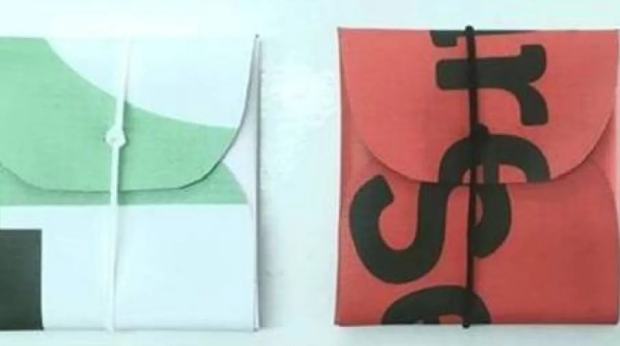 A la carpa d’Integració i Orientació podràs crear la teva petita bossa amb material reciclat per portar diners, targetes o el que tu vulguis. T’hi esperemVeure més