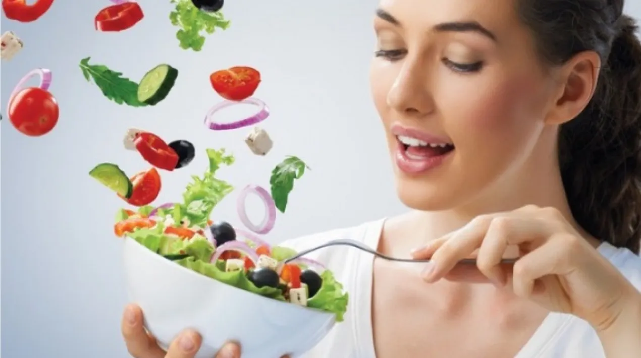 Si vols conèixer com el que mengem ajuda a reduir el mal de cap, dolor articular o la inflamació abdominal entre d'altres, vine a la conferència a càrrec de Tania González, nutricionista de l’entitat Lliga reumatològica catalana, especialitzada en nutrició i bons hàbits.   Ens explicarà i recomanarà què hem de menjar quan tenim algun tipus de malaltia reumatològica i com dur a terme una dieta antiinflamatòria i saludable.    Veure més