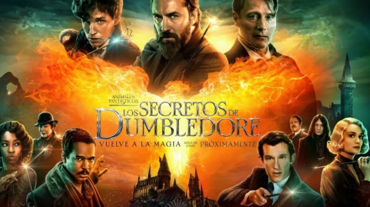 Títol original: Fantastic Beasts: The Secrets of Dumbledore Direcció: David Yates Guió Steve Kloves, J.K. Rowling Repartiment: Mads Mikkelsen, Jude Law, Eddie Redmayne, Ezra Miller, Katherine Waterston, Alison Sudol, Dan Fogler, Jessica Williams, Jeremy Azis, Fiona Glascott, Callum Turner, Victoria Yeates. Gènere: Fantàstic Durada: 142 minuts   El professor Albus Dumbledore sap que el poderós mag fosc Gellert Grindelwald està fent plans per apoderar-se del món màgic. Incapaç d’aturar-lo ell sol, confia en el “magizoòleg” Newt Scamander per dirigir un intrèpid equip de mags, bruixes i un valent forner “muggle” en una missió perillosa, on es troben amb antics i nous animals i s’enfrontaran a una legió cada vegada més nombrosa de seguidors de Grindelwald. Hi ha molt en joc, així que ens preguntem fins quan podrà romandre Dumbledore al marge.Veure més