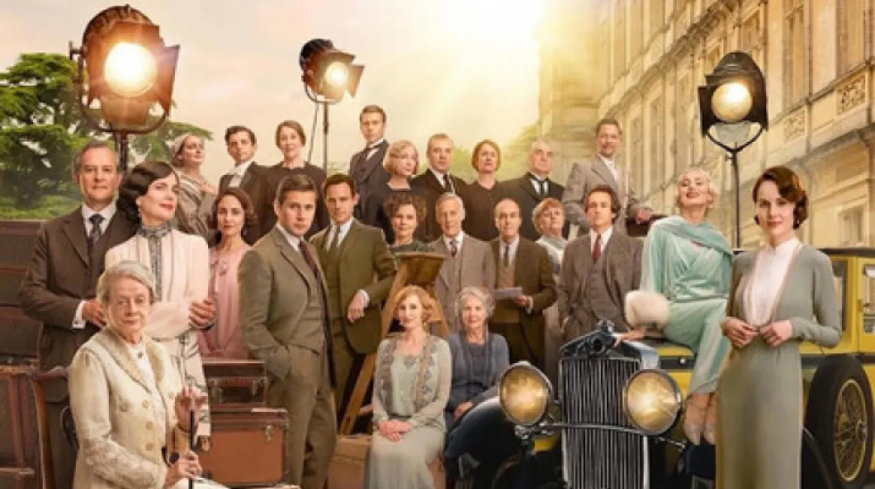 Títol original: Downton Abbey: A New Era Direcció: Simon Curtis Guió: Julian Fellowes Repartiment: Hugh Bonneville, Michelle Dockery, Maggie Smith, Imelda Staunton, Dominic West, Hugh Dancy, Laura Haddock, Nathalie Baye, Tuppence Middleton. Gènere: Drama Durada: 125 minuts   La família Crawley i el personal de Downton s'embarquen en un exclusiu viatge al sud de França, on descobreixen el misteri de la vila recentment heretada per la comtessa vídua, Violet.Veure més