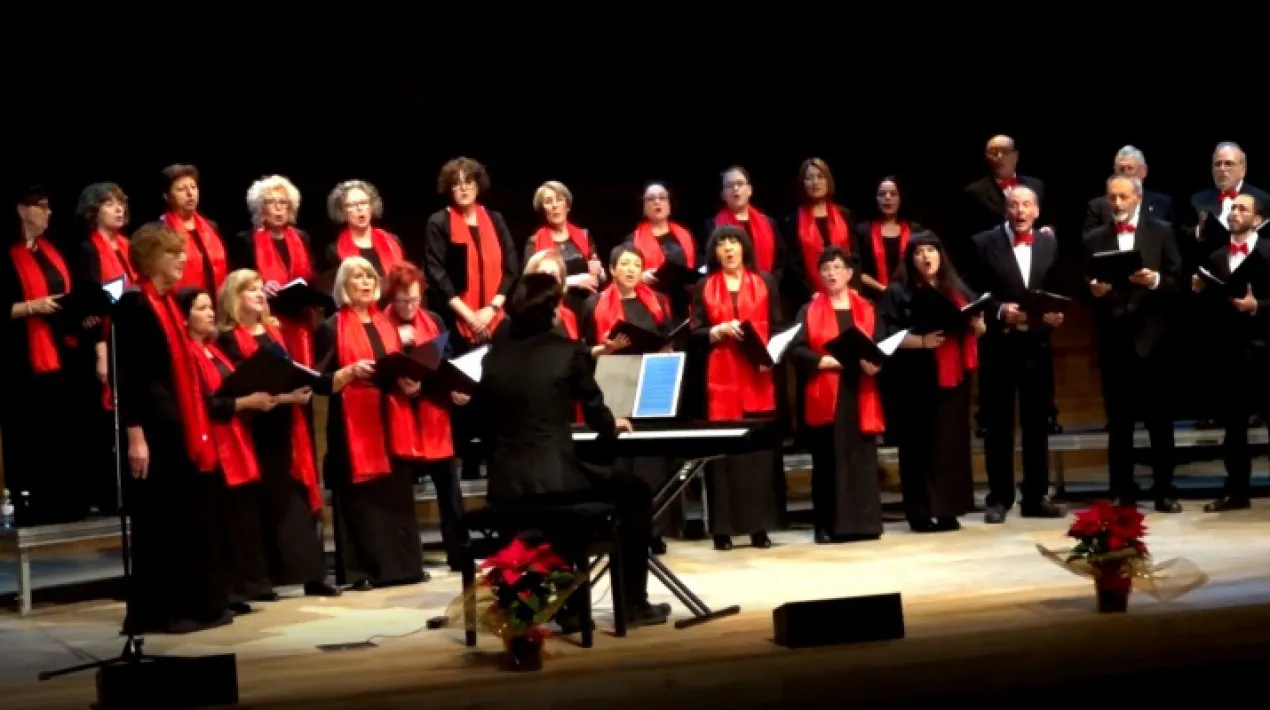 Com cada any la Coral Lo Llobregat de les Flors organitza el seu tradicional concert de Primavera. Enguany aquest concert de cant Coral serà a càrrec de la coral Lo Llobregat de les Flors i dues formacions musicals convidades: la coral Ressò de Sabadell i el grup 'The Gospel Prat Project'. La Societat Coral Lo Llobregat de les Flors és una de les associacions més antigues del Prat, amb més de cents anys d'història, actualment compta amb més d'una trentena de socis i sòcies de totes les edats.Veure més