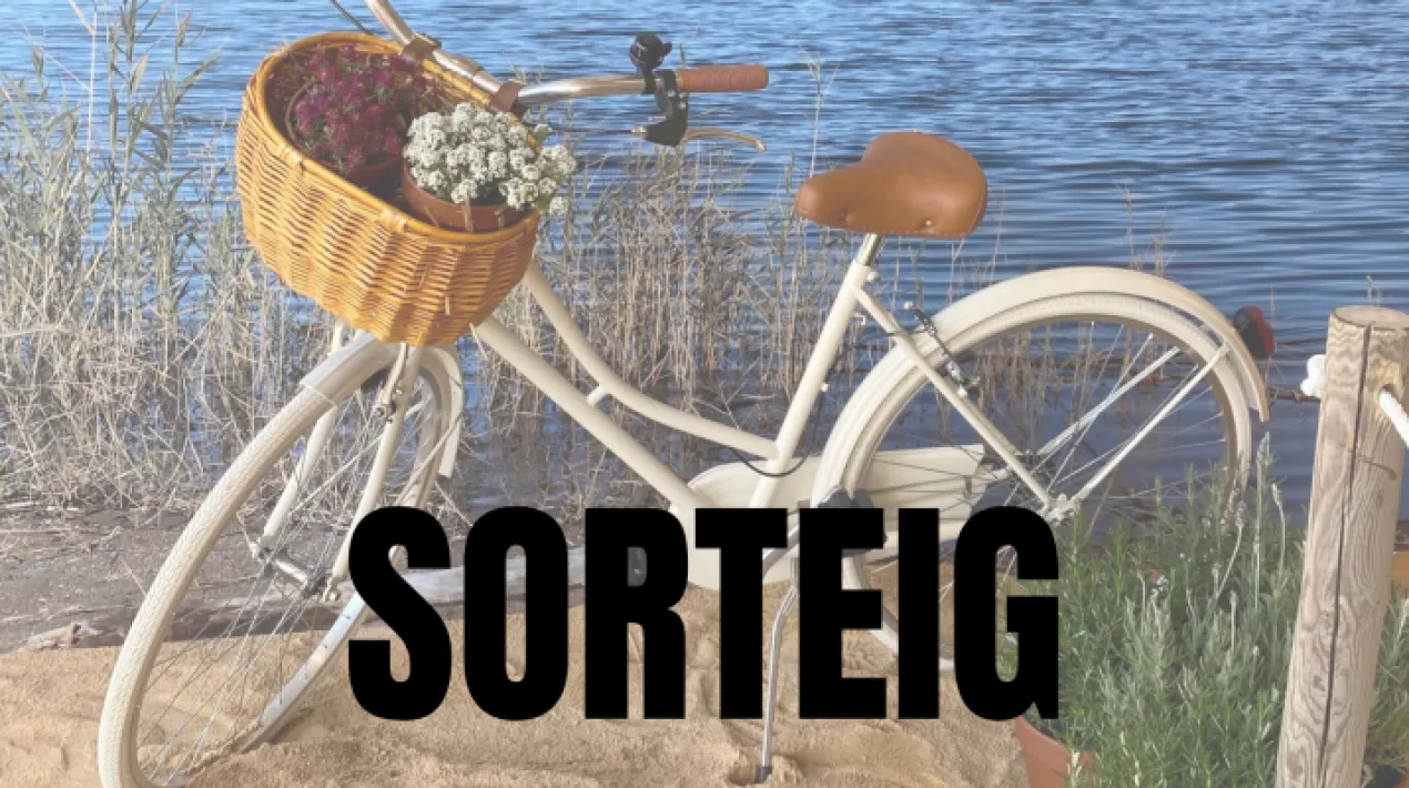 Els dies 4 i 5 podràs participar en el sorteig d'una bici de passeig.  Segurament ja vas veure aquesta bici a l'estand de Porta del Delta a la 48a Fira Avícola.  Com pots participar per guanyar-la? 1️⃣ Apropa't al punt d'embolcall sostenible a la Plaça Pau Casals Dia 4 de 17 a 20 hores Dia 5 de 10 a 14 hores 2️⃣ Fes-te una foto al photocall de 