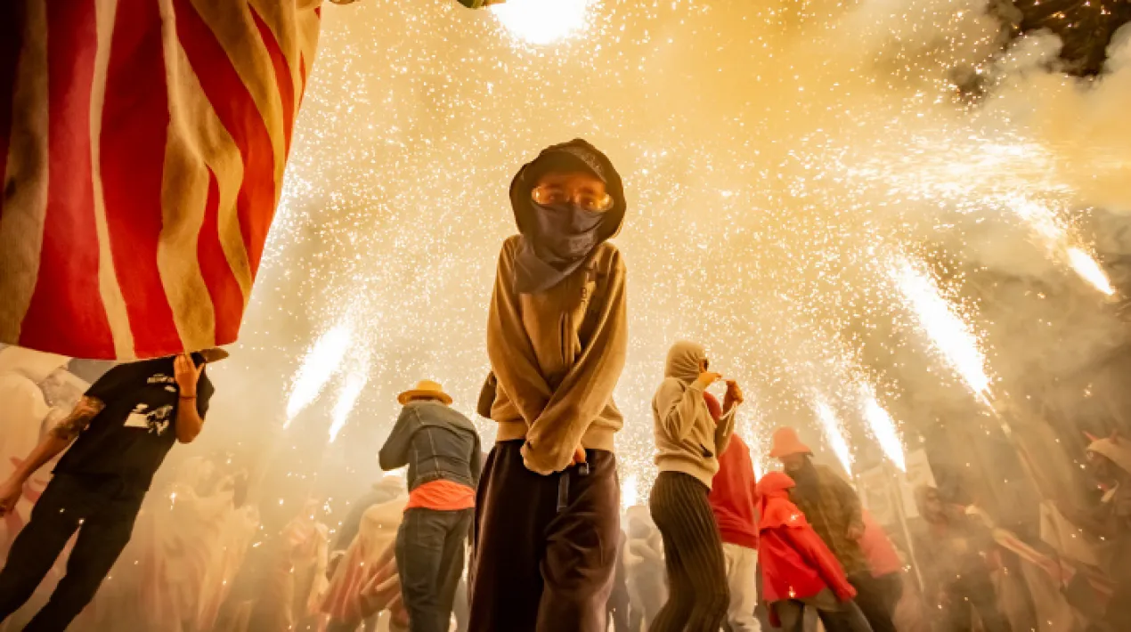 Carretillada amb Ball de Diables per celebrar les Festes de Sant Pere i Sant Pau. 22 h Anada a la Carretillada, pl. Xavier Ruiz Millán, c. del Ripollés, c. del Penedés, parc Fondo d'en Peixo, c. Mariscal Joffre i c. Jaume Casanovas.  22.30 h Carretillada al c. Jaume Casanovas, davant dels números 53 i 60  A continuació, Tornada de la Carretillada, c.Jaume Casanovas, c. Mariscal Jofre, parc Fondo d'en Peixo, c. Penedès, c.Ripollès, pl. Xavier Ruiz Millán.  Tota la programació de les Festes de Sant Pere i Sant Pau   > Consulteu els consells i recomanacions de seguretat per als correfocsVeure més
