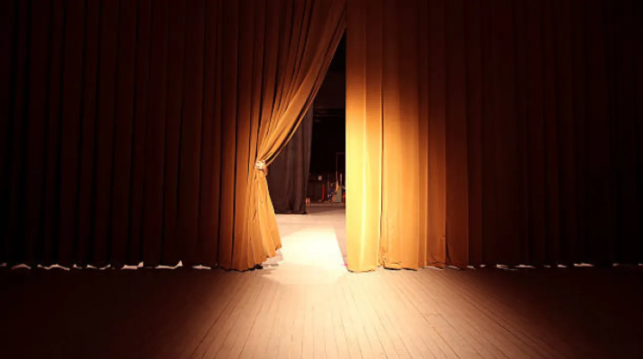 Per celebrar i reivindicar el Dia Internacional de les Dones, el Centre Cívic Sant Jordi-Ribera Baixa de forma compartida amb les entitats i grups amb vincle amb l'equipament ofereix, durant tot el mes de març, tot un seguint d'accions i propostes, dins el cicle En Femení. Les companyies en residència al Ribera La Noria i Puro Teatro, ens oferiran un fragment de l'obra Hombres de Sergi Belbel i una lectura dramatitzada, respectivament. Aquesta activitat forma part del Cicle En Femení.  La Noria presentarà el fragment 